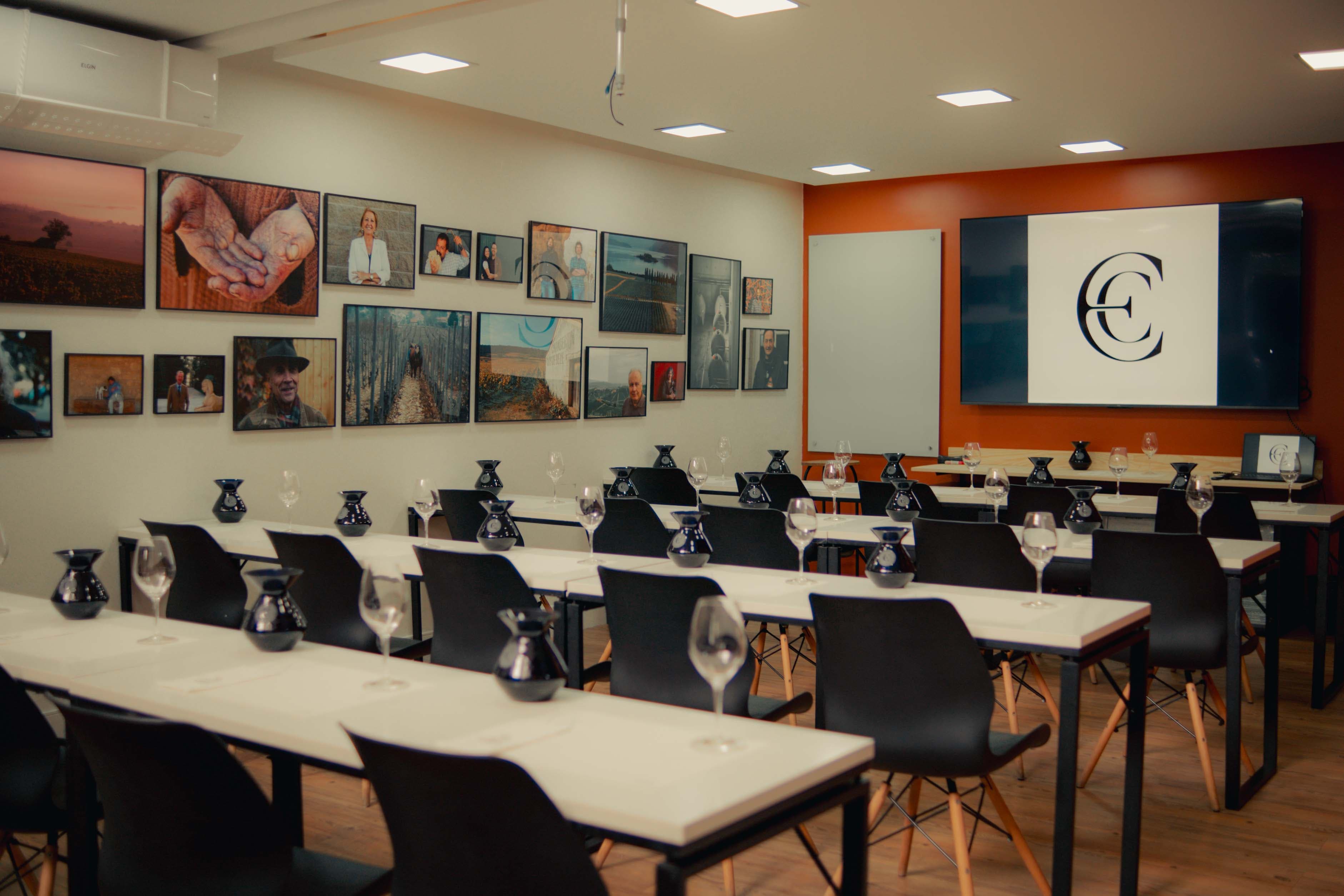 Sala de aula principal da Eno Cultura